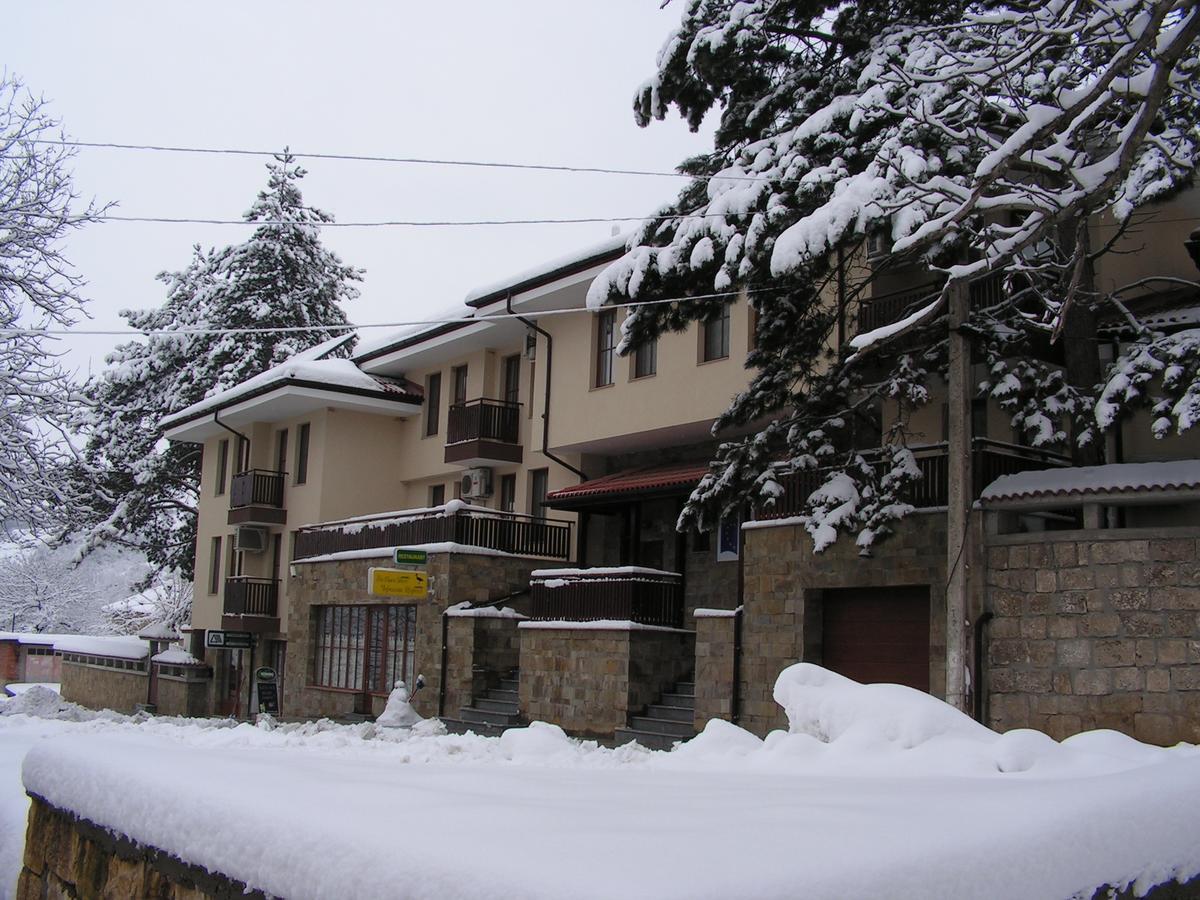 Hotel Black Stork Nisovo Extérieur photo