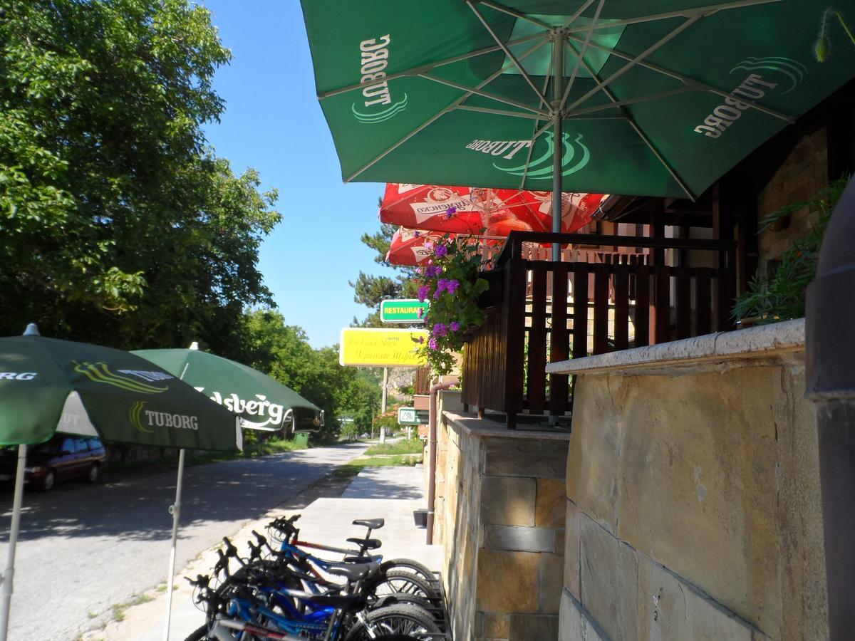 Hotel Black Stork Nisovo Extérieur photo